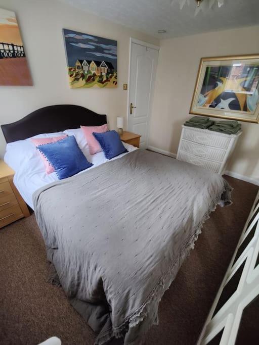 Stunning 1 Bedroom Apartment Over Looking River Rye Bagian luar foto